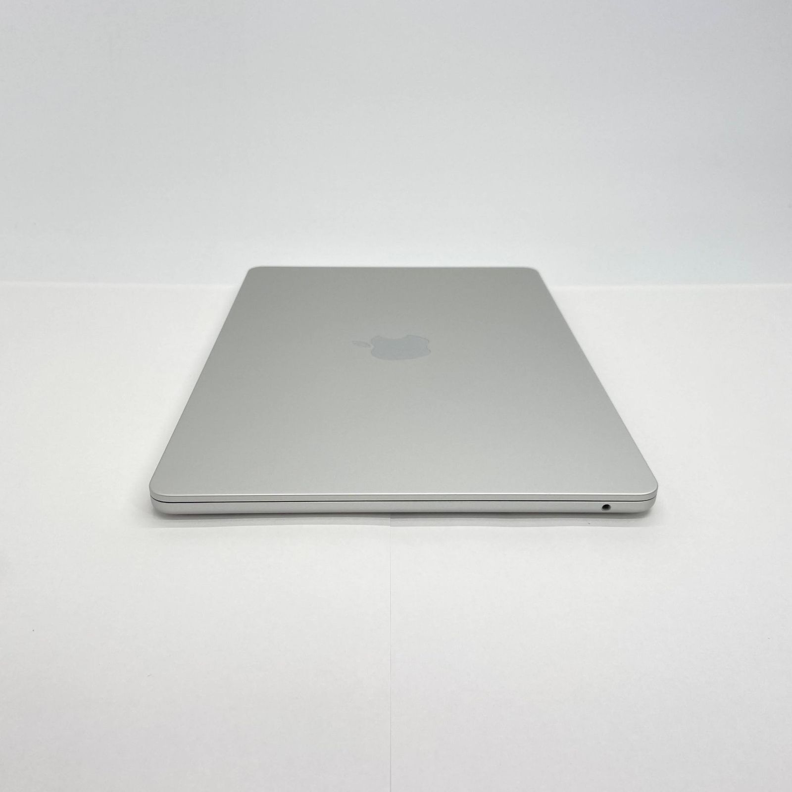 美品 MacBook Air 13インチ (Early 2025) Apple M4 10コア/16GB/SSD