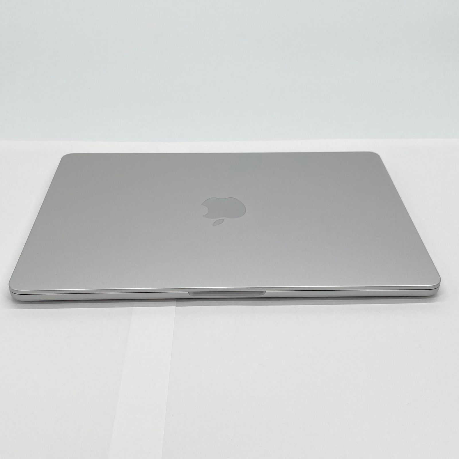 美品 MacBook Air 13インチ (Early 2025) Apple M4 10コア/16GB/SSD