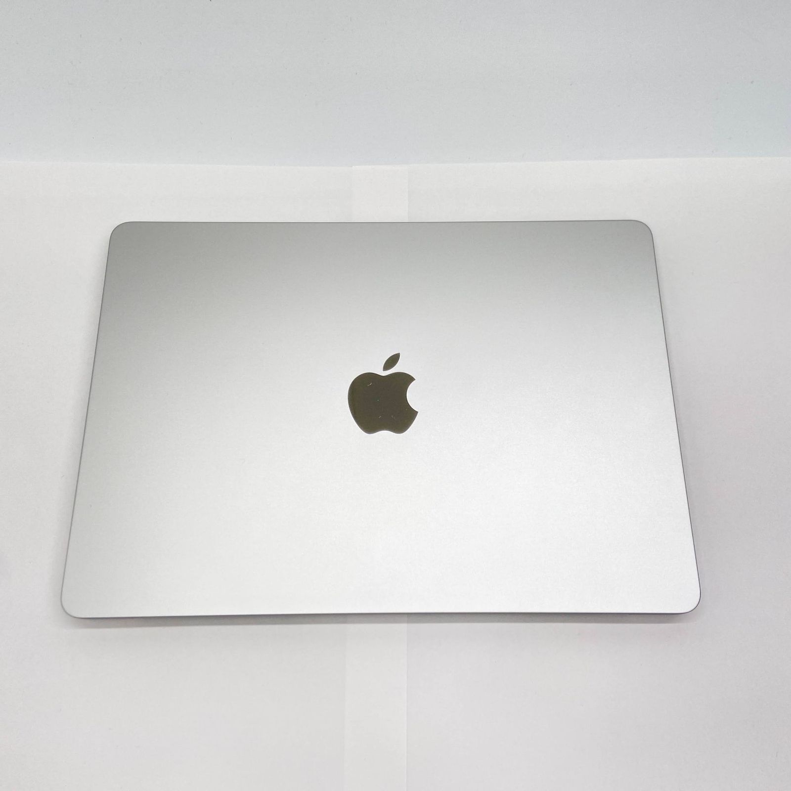 美品 MacBook Air 13インチ (Early 2025) Apple M4 10コア/16GB/SSD