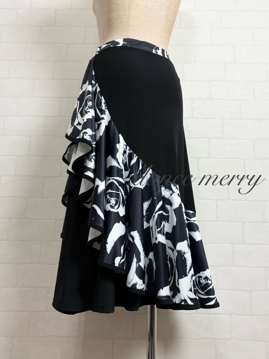 新品　ミディアム丈　社交ダンス　ラテン　ワルツ　黒　レッスン　3704　兼用 新品 短め ミディアム丈 社交ダンス ラテン ワルツ 黒 白 レッスン