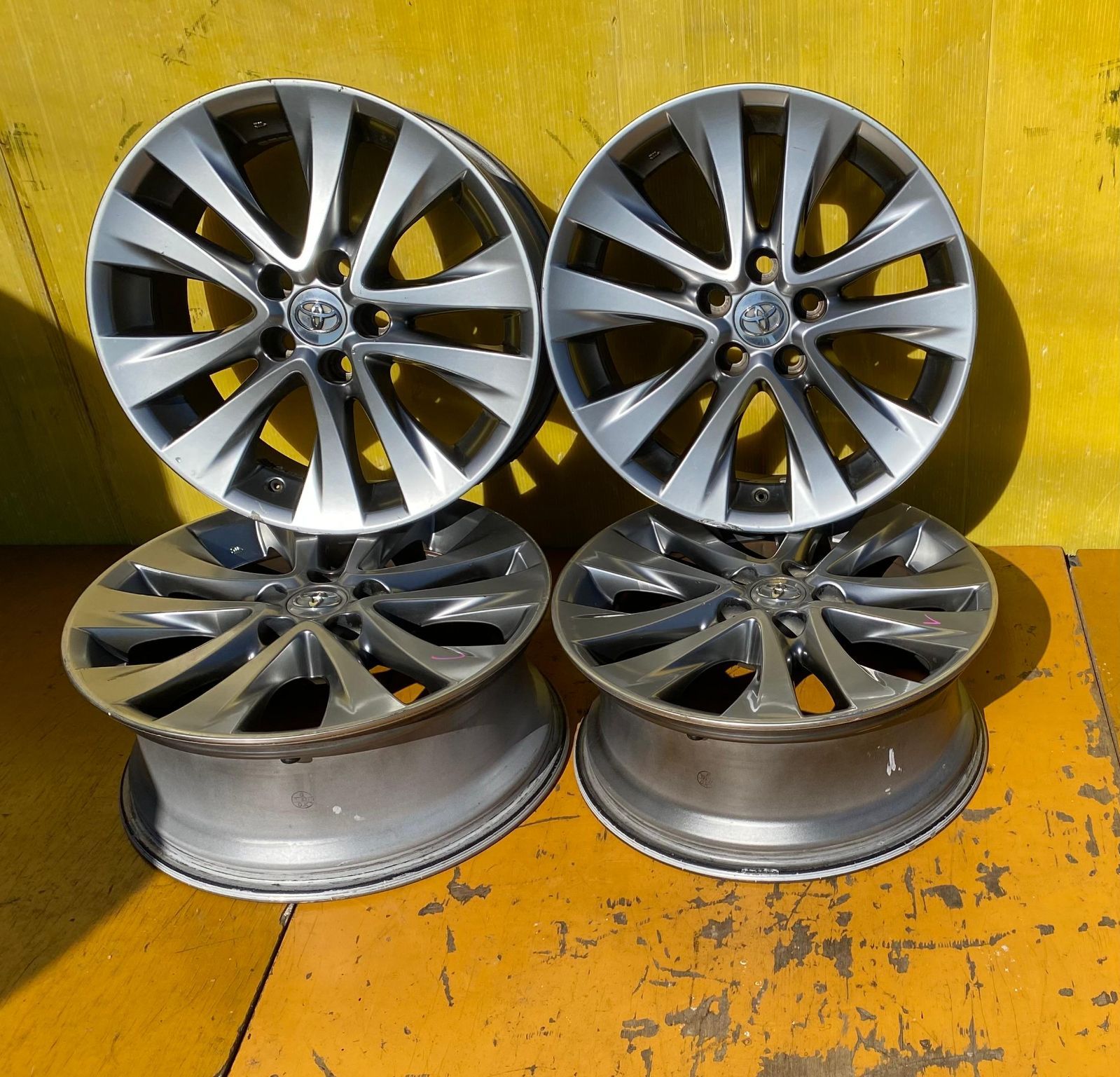 ZT-6854] 4本 5穴 TOYOTA トヨタ アルミホイール 18X7J 1/2 ET45