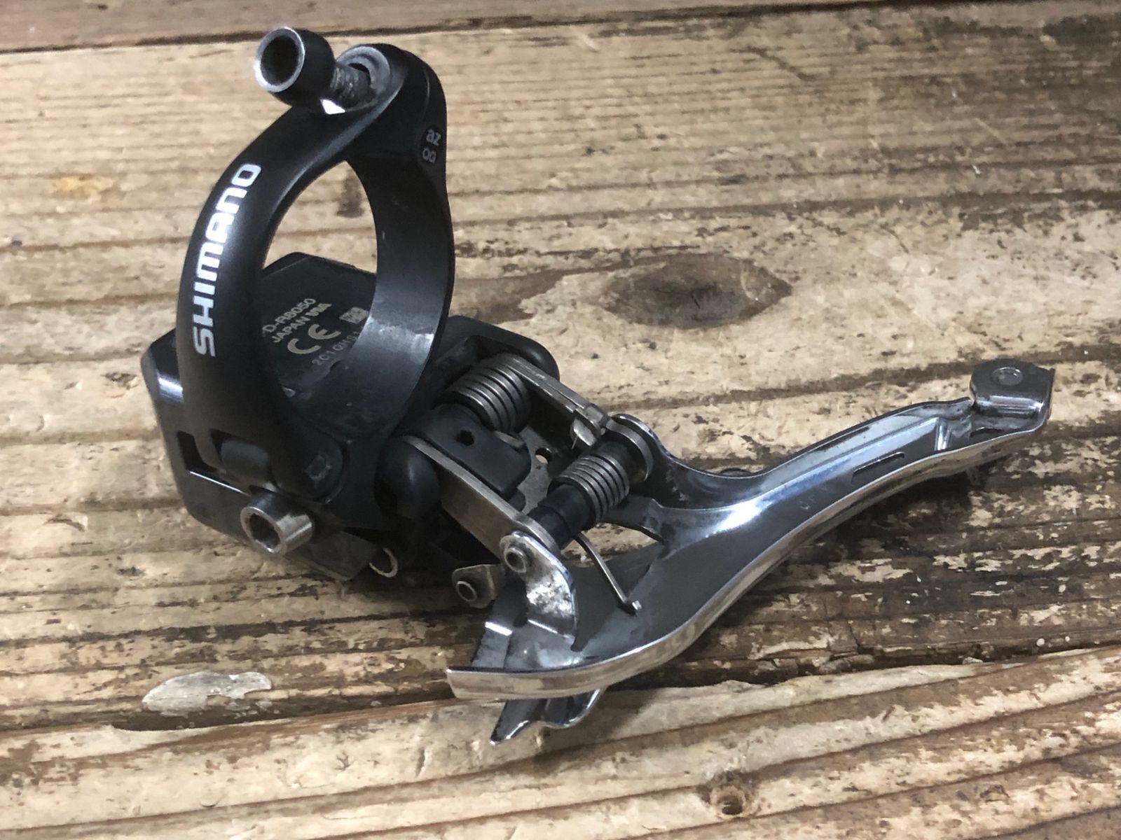 JQ330 シマノ SHIMANO アルテグラ ULTEGRA DI2 FD-R8050 フロント 