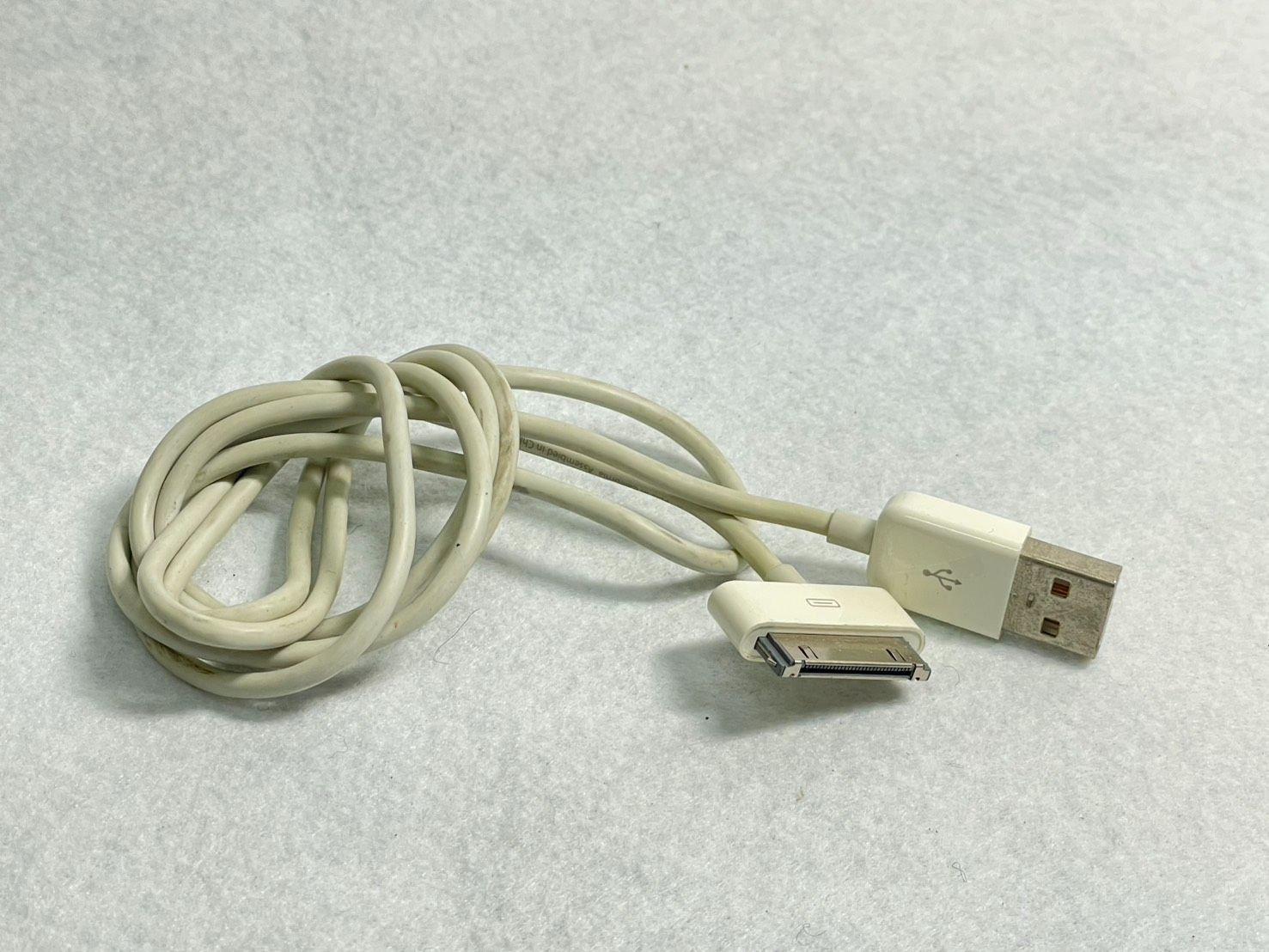 音楽プレイヤー】ジャンク Apple iPod nano 第3世代 8GB シルバー 通電