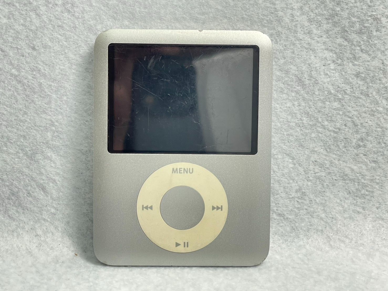 音楽プレイヤー】Apple iPod nano 第3世代 8GB シルバー 動作未確認