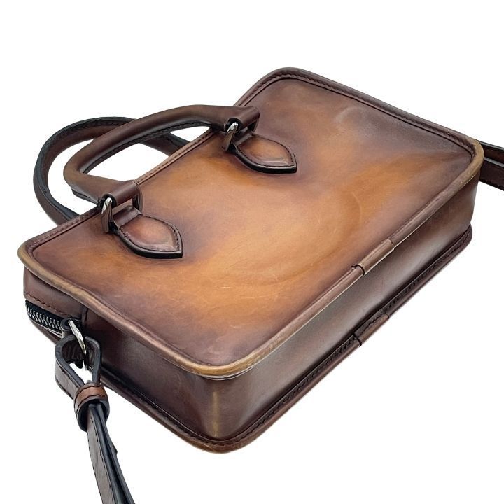 Berluti ベルルッティ アンジュールガリバー カリグラフィ ショルダー