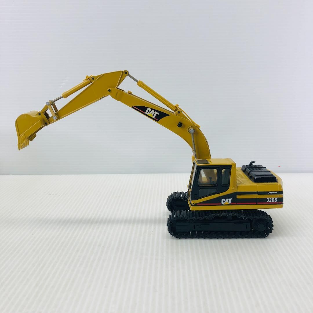 CAT 新キャタピラー 三菱 REGA 油圧ショベル CAT 新キャタピラー 三菱 REGA 油圧ショベル - メルカリ