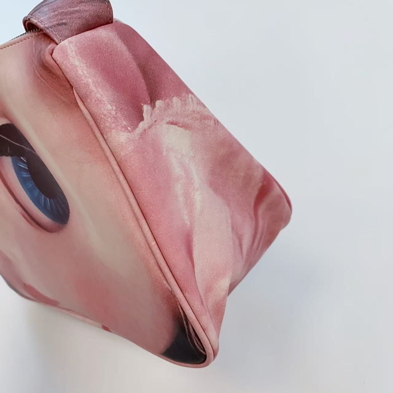 在庫最後 I'm sorry by petra collins ショルダーバッグ - メルカリ