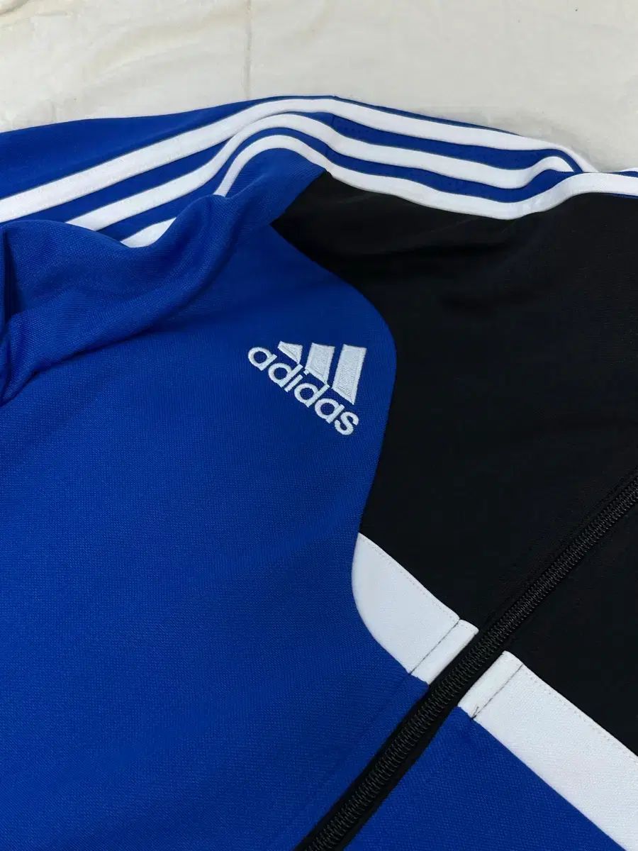 チェルシー adidas トラックジャージ ジャージ large - メルカリ