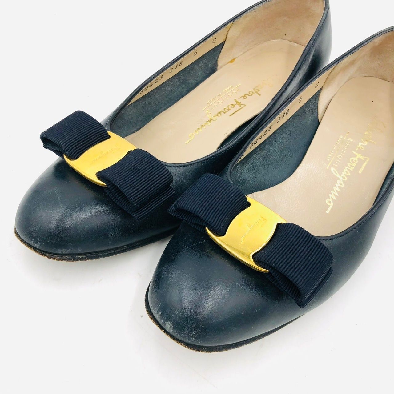 フェラガモ ヴァラ パンプス 23cm ネイビー 紺 リボン レザー ヒール