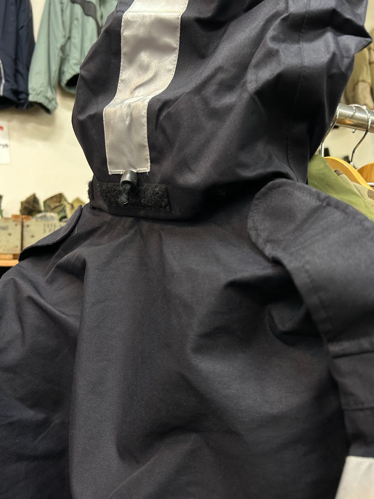 イギリス軍】 実物《 英軍独自規格MVP素材》 ROYAL NAVY ジャケット
