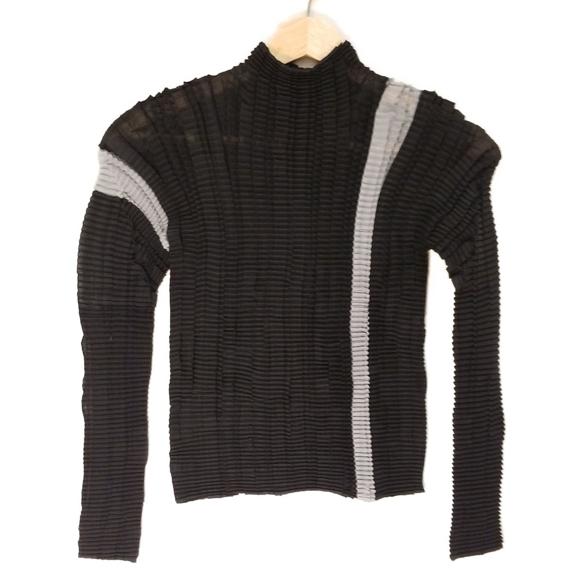 ISSEYMIYAKE(イッセイミヤケ) 長袖カットソー サイズM レディース美品