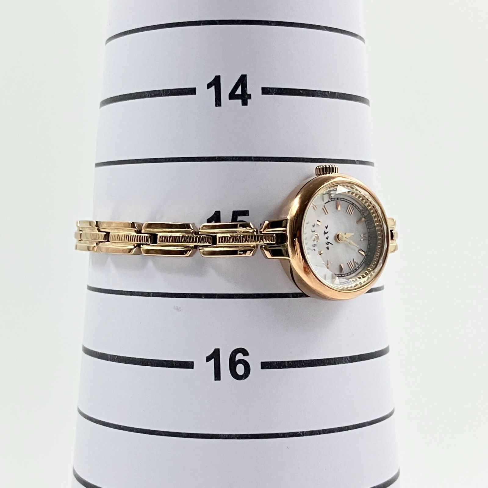 美品】アガット agete 腕時計 ソーラー 1Pダイヤ シェル文字盤 ピンク