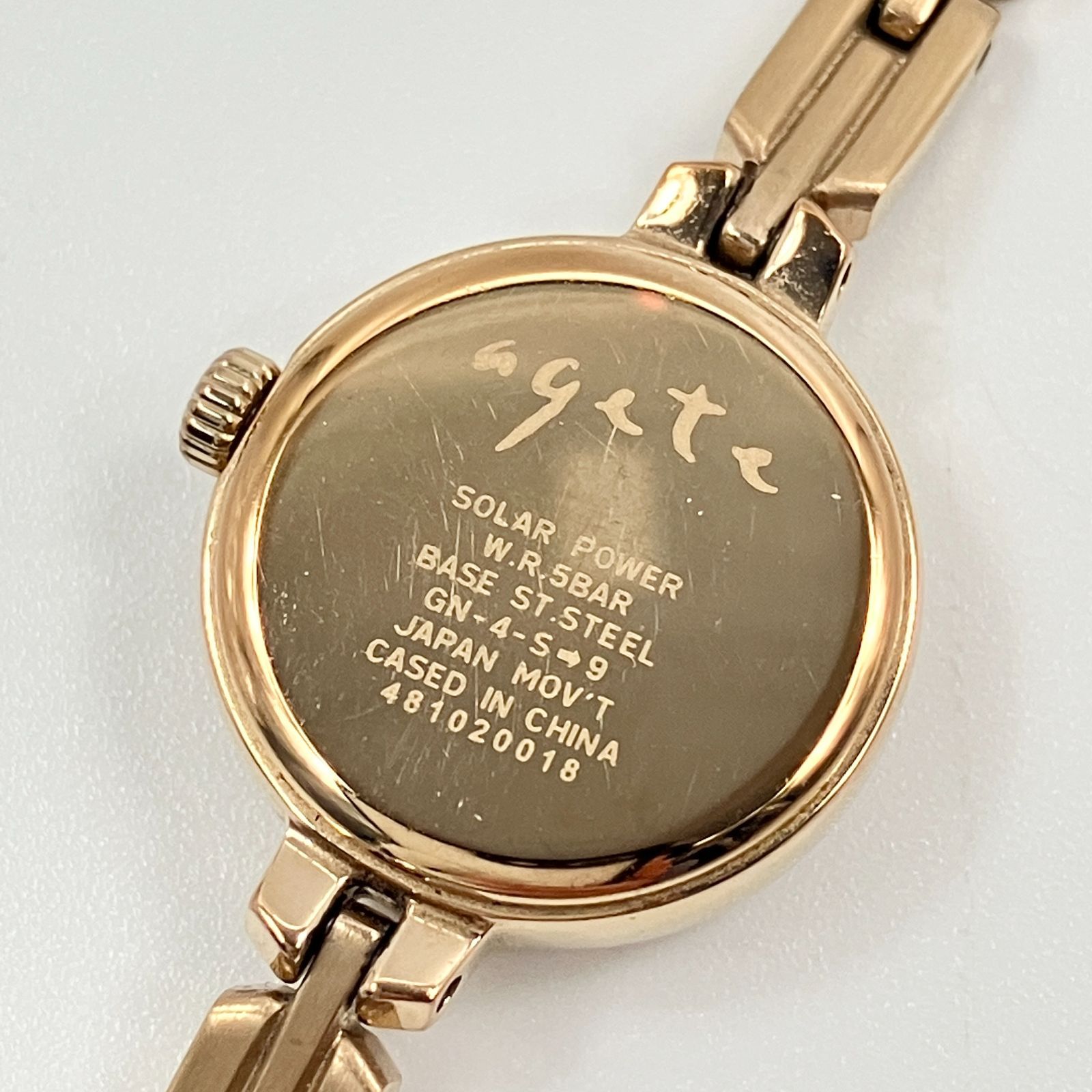 美品】アガット agete 腕時計 ソーラー 1Pダイヤ シェル文字盤 ピンク