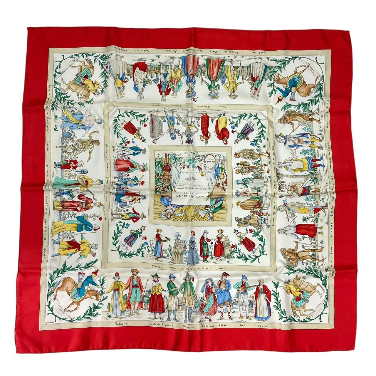 HERMES カレ90 COSTUMES CIVILS シルクスカーフ　赤 新品同様 HERMES エルメス スカーフ カレ90 COSTUMES CIVILS ACTUELS