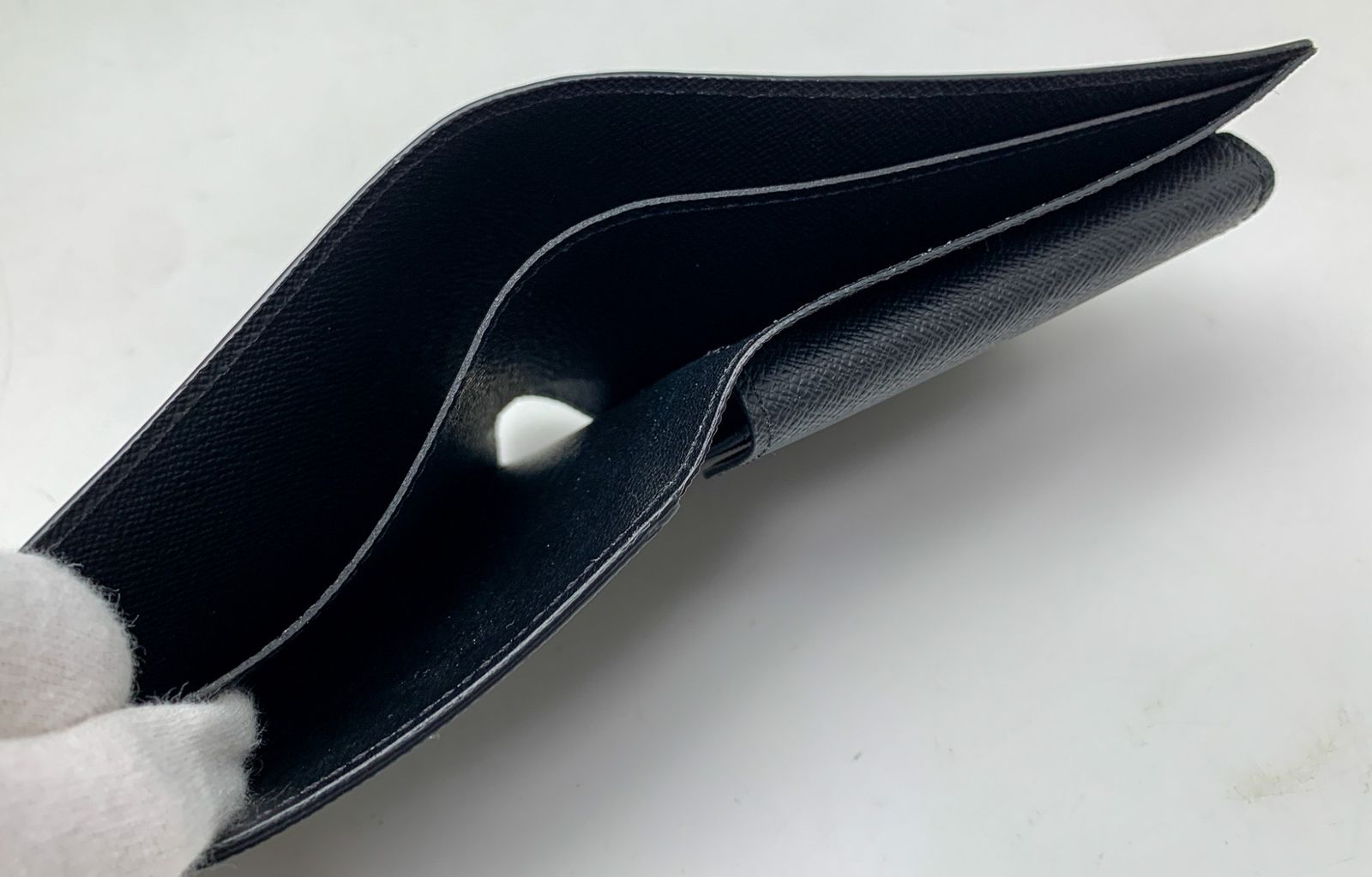 LOUIS VUITTON ルイヴィトン エピ 黒 ブラック ノワール