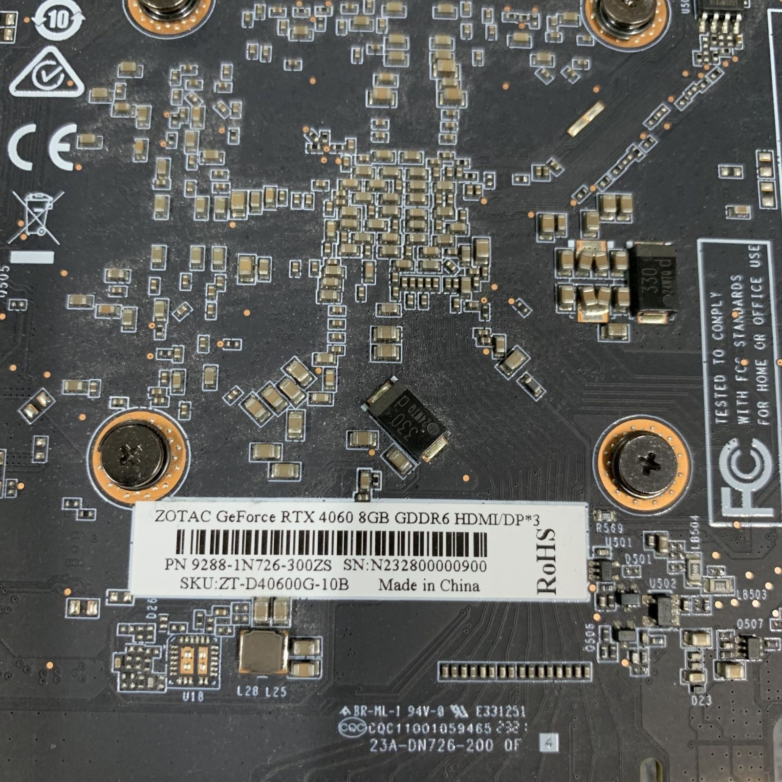 □ZOTAC GeForce RTX 4060 8GB GDDR6 グラフィックボード 本体のみ