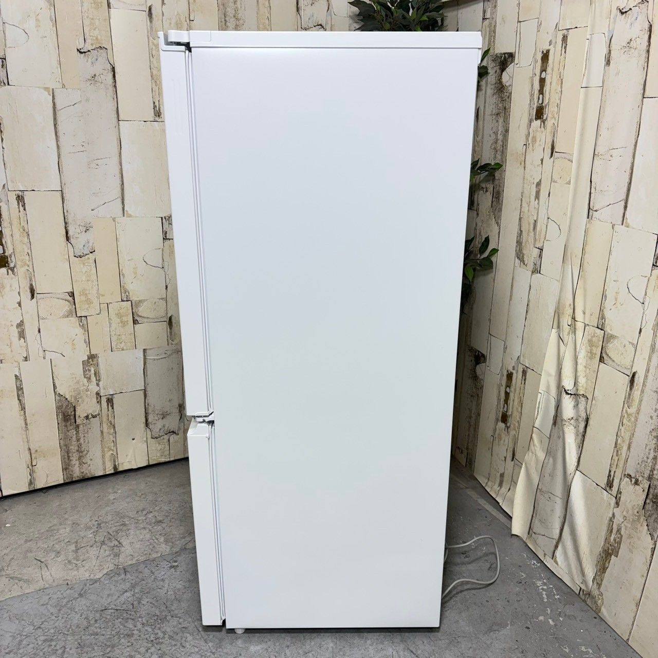 2023年製】 美品 冷蔵庫 SHARP シャープ SJ-D18K-W 180L - メルカリ