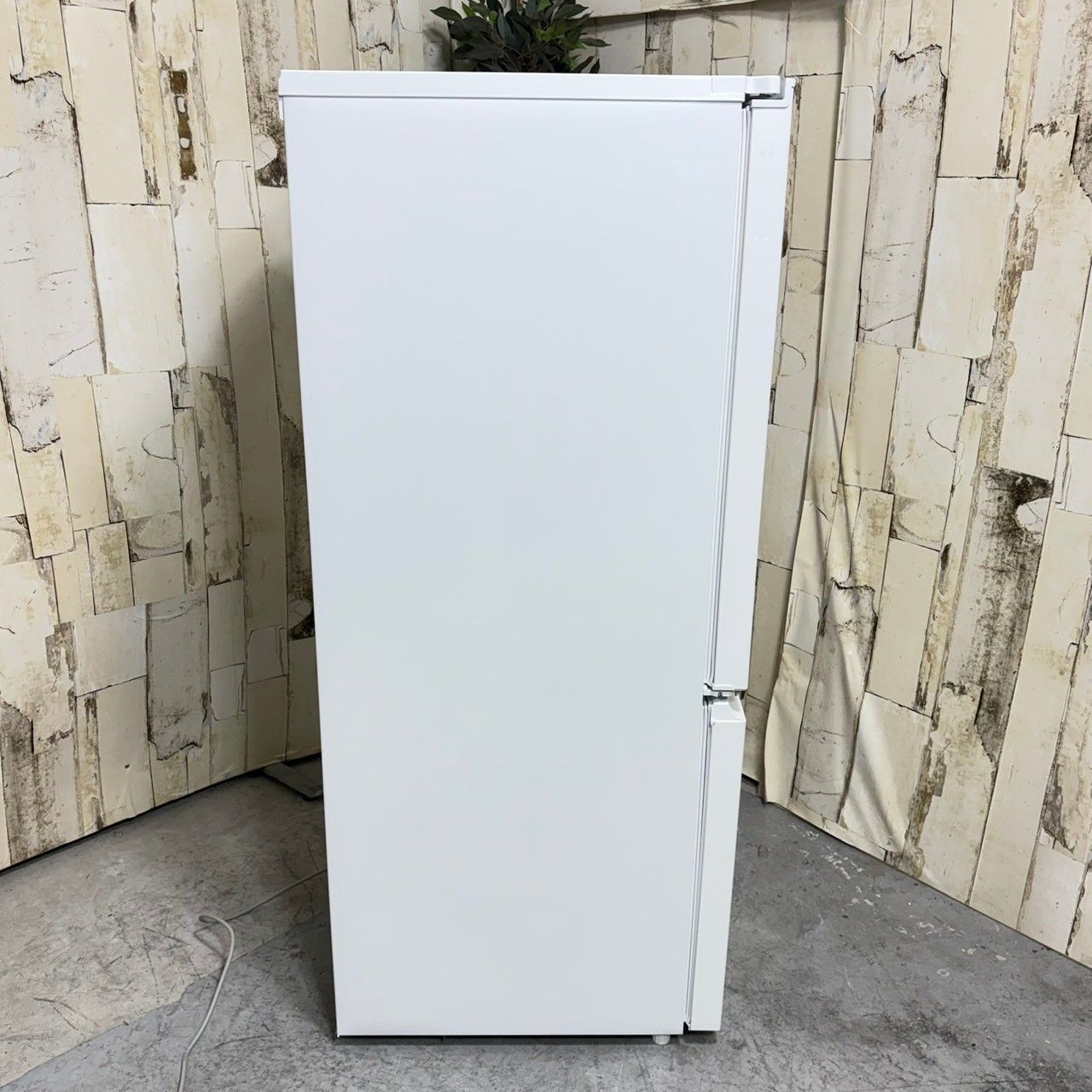 2023年製】 美品 冷蔵庫 SHARP シャープ SJ-D18K-W 180L - メルカリ