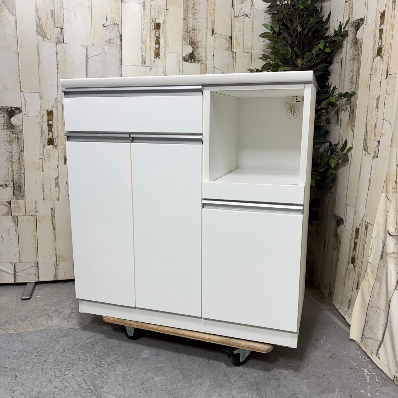 ニトリ レジューム キッチンボード 食器棚 90ワイド - メルカリ