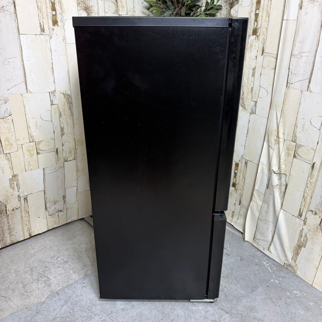 2023年製】 極美品 冷蔵庫 ミラータイプ Hisense ハイセンス HR-G16AM