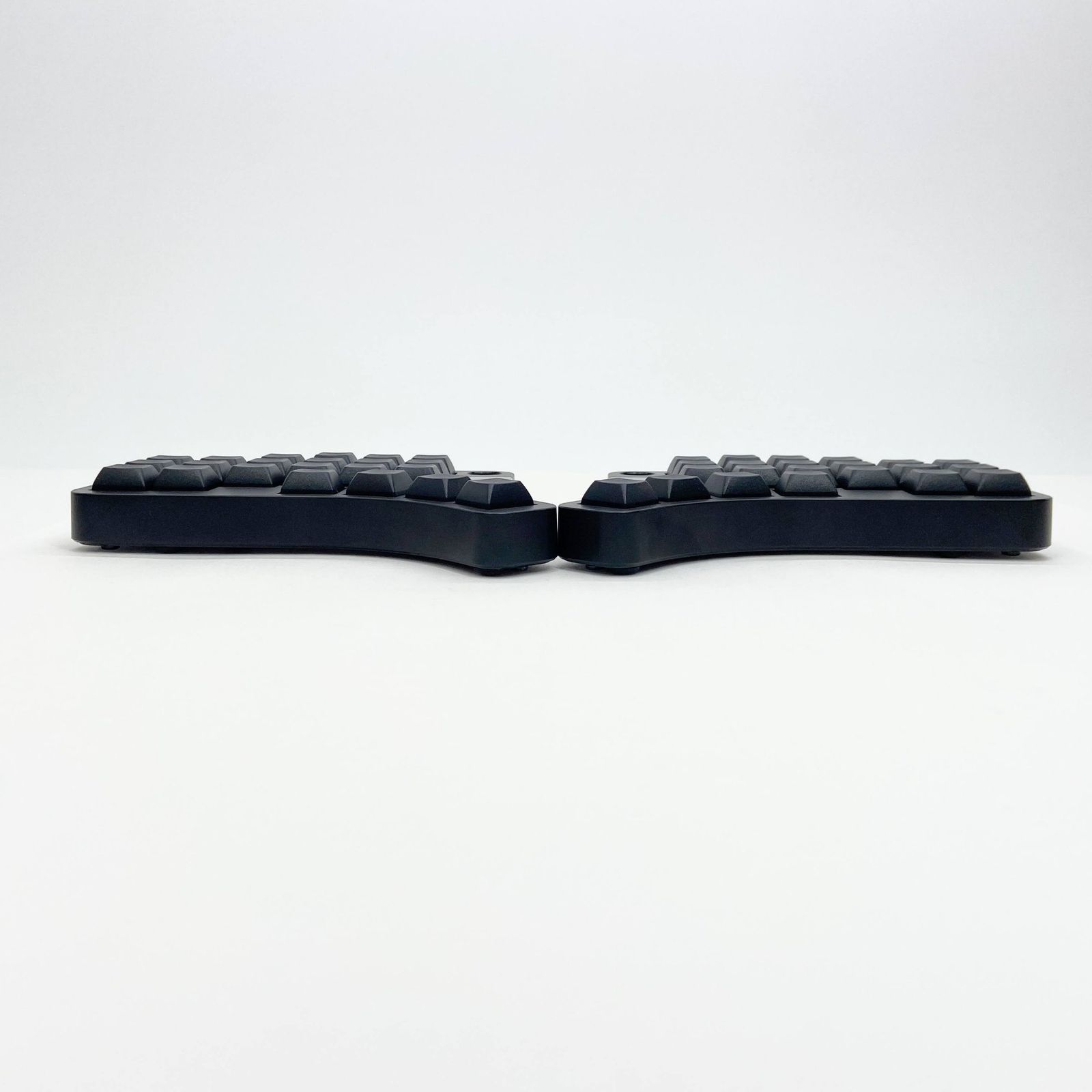 MOTHWING エルゴノミクスキーボード 分割キーボード【C6130-80 