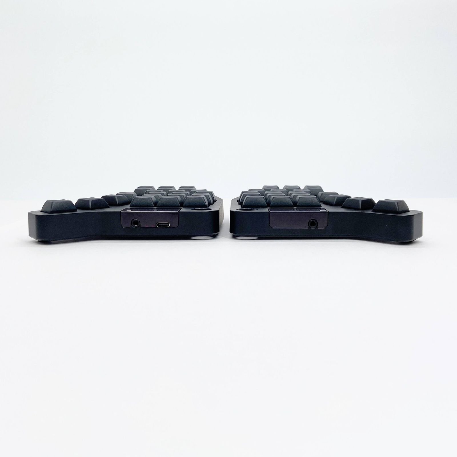 MOTHWING エルゴノミクスキーボード 分割キーボード【C6130-80