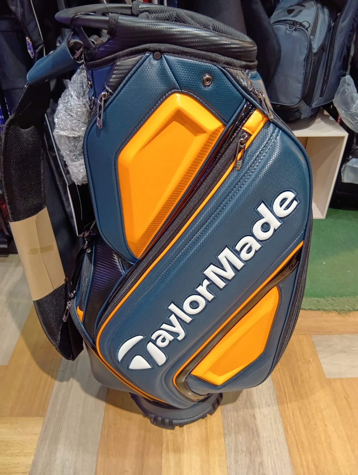 Cb【新品未使用品】テーラーメイド オーステック キャディバッグ UN725