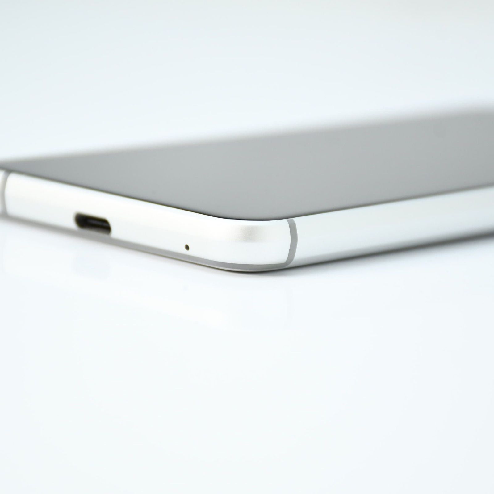 電池良好】Softbank SIMフリー AQUOS sense3 basic 907SHシルバー