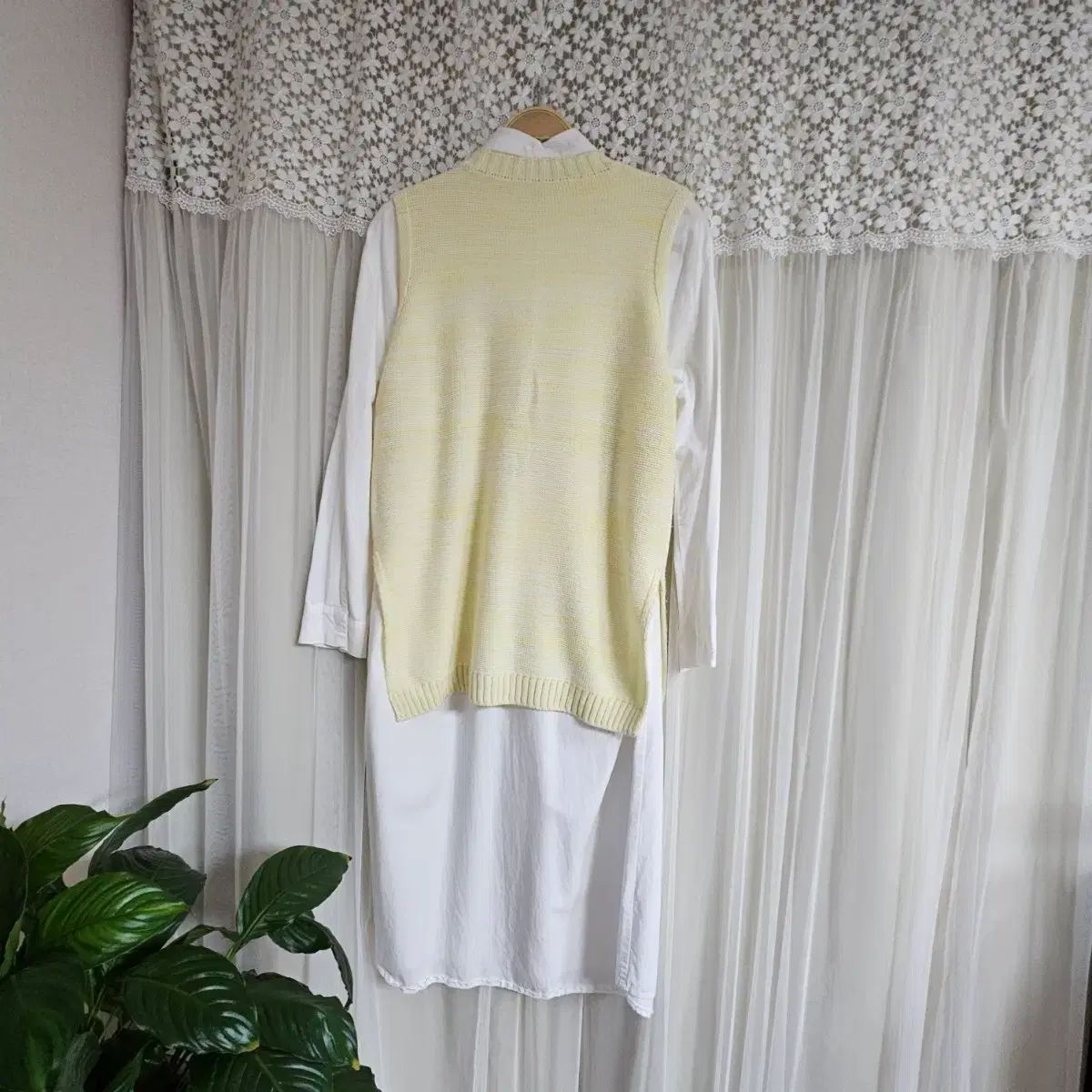 ケーブルニット ベスト アイボリー Free - メルカリ