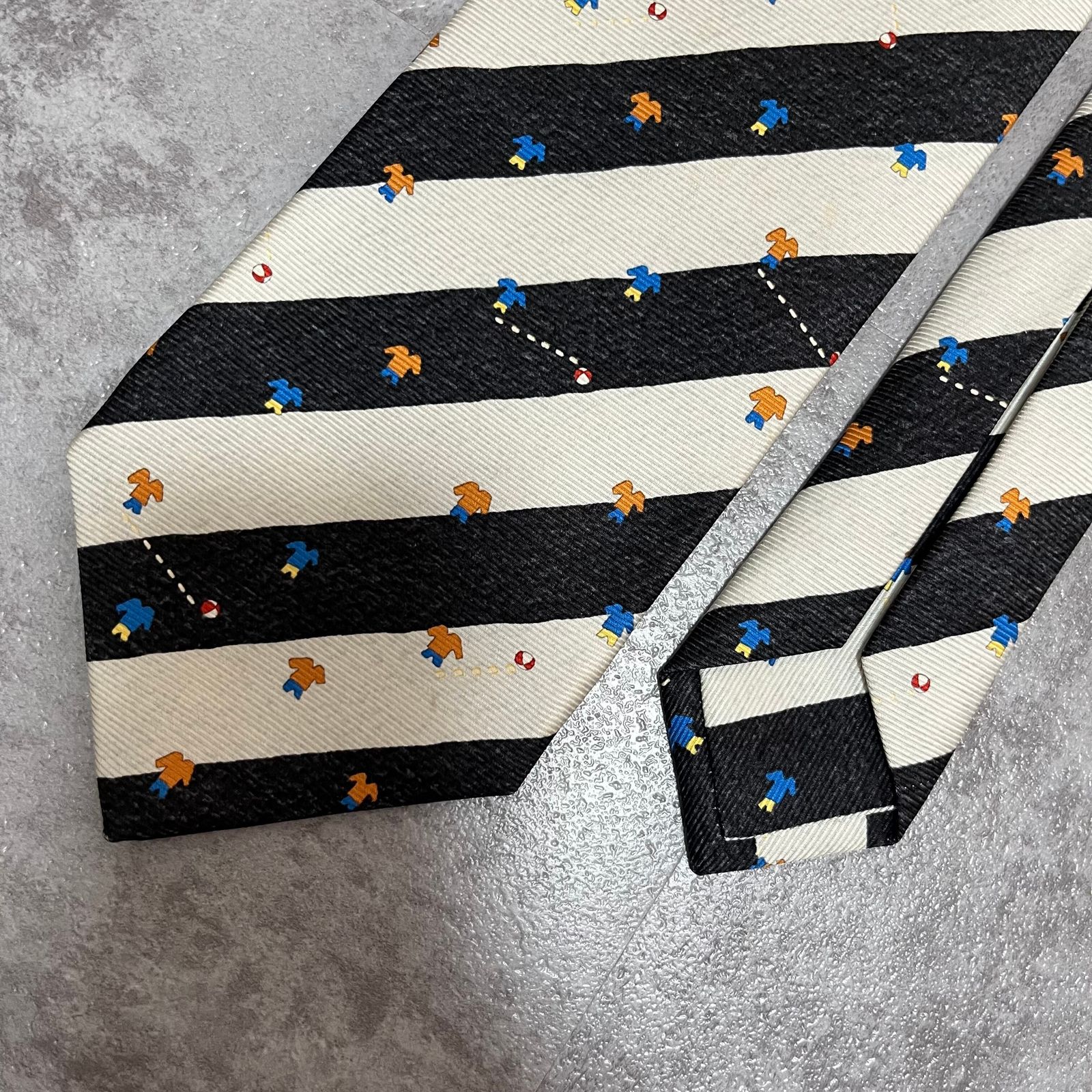 BVLGARI】レジメンタルストライプネクタイ ビジネス向け バイカラー