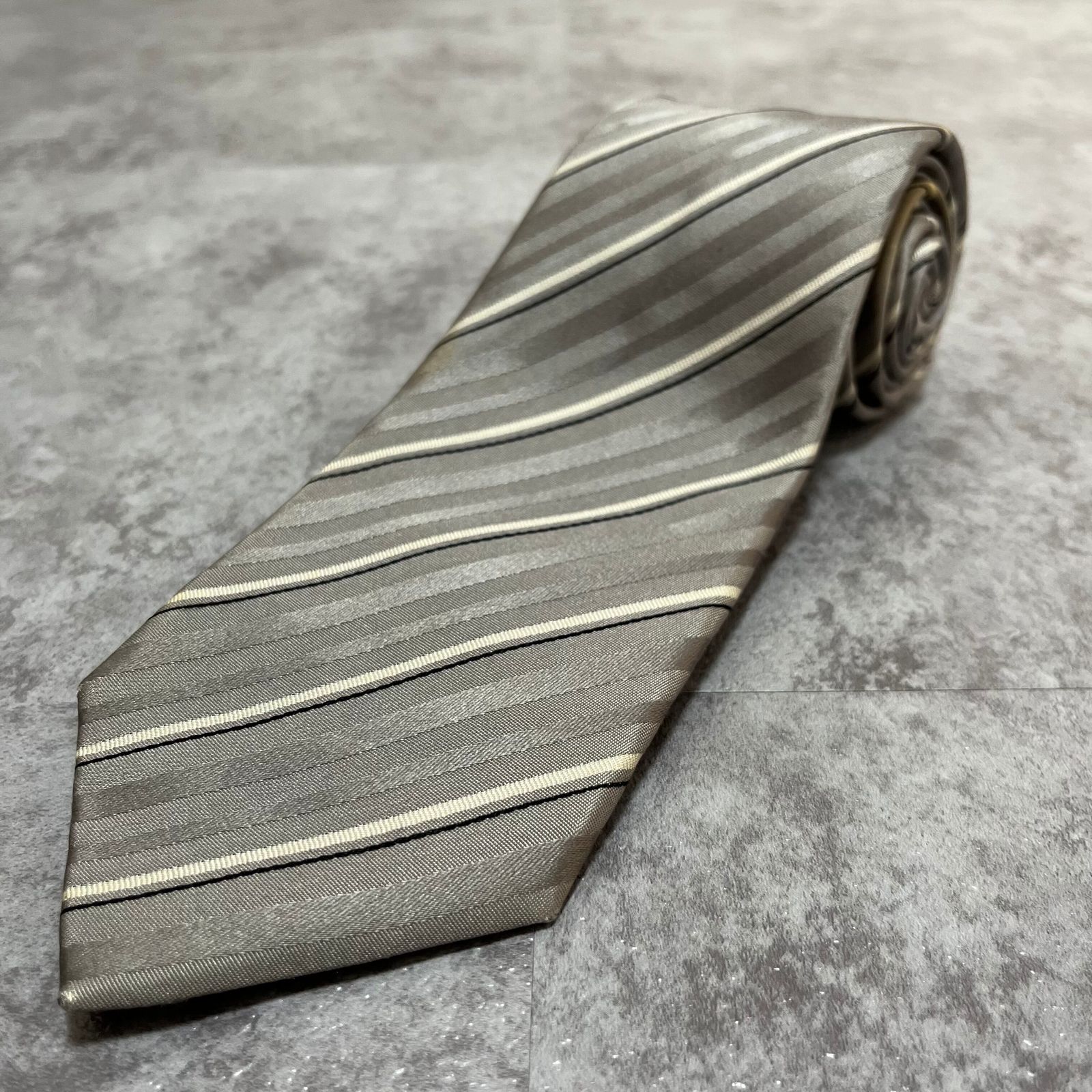 Donna Karan New York】セッテピエゲ レジメンタルストライプネクタイ