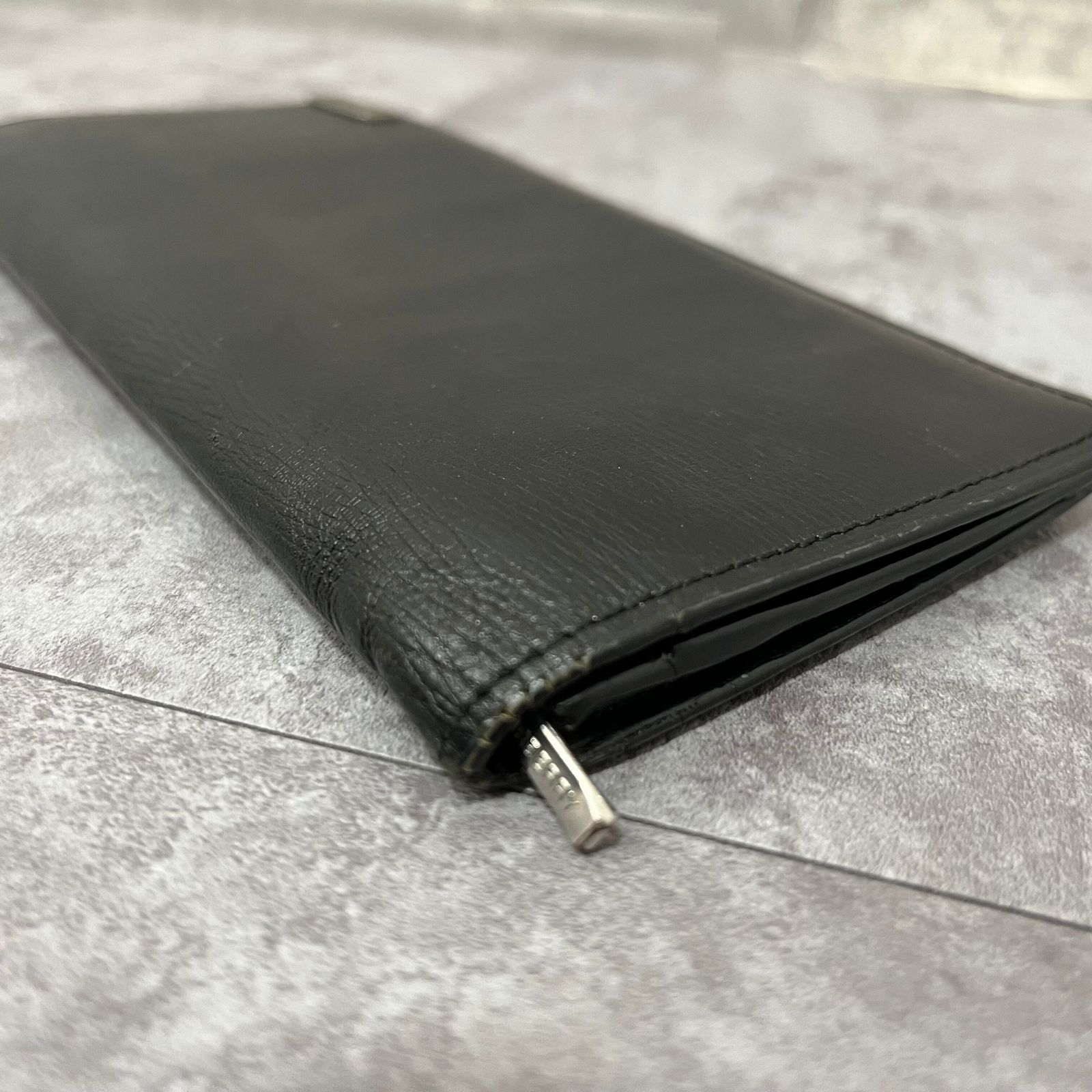 BURBERRY BLACK LABEL】レザー2つ折り長財布 ブラック ロゴ入り 銀金具