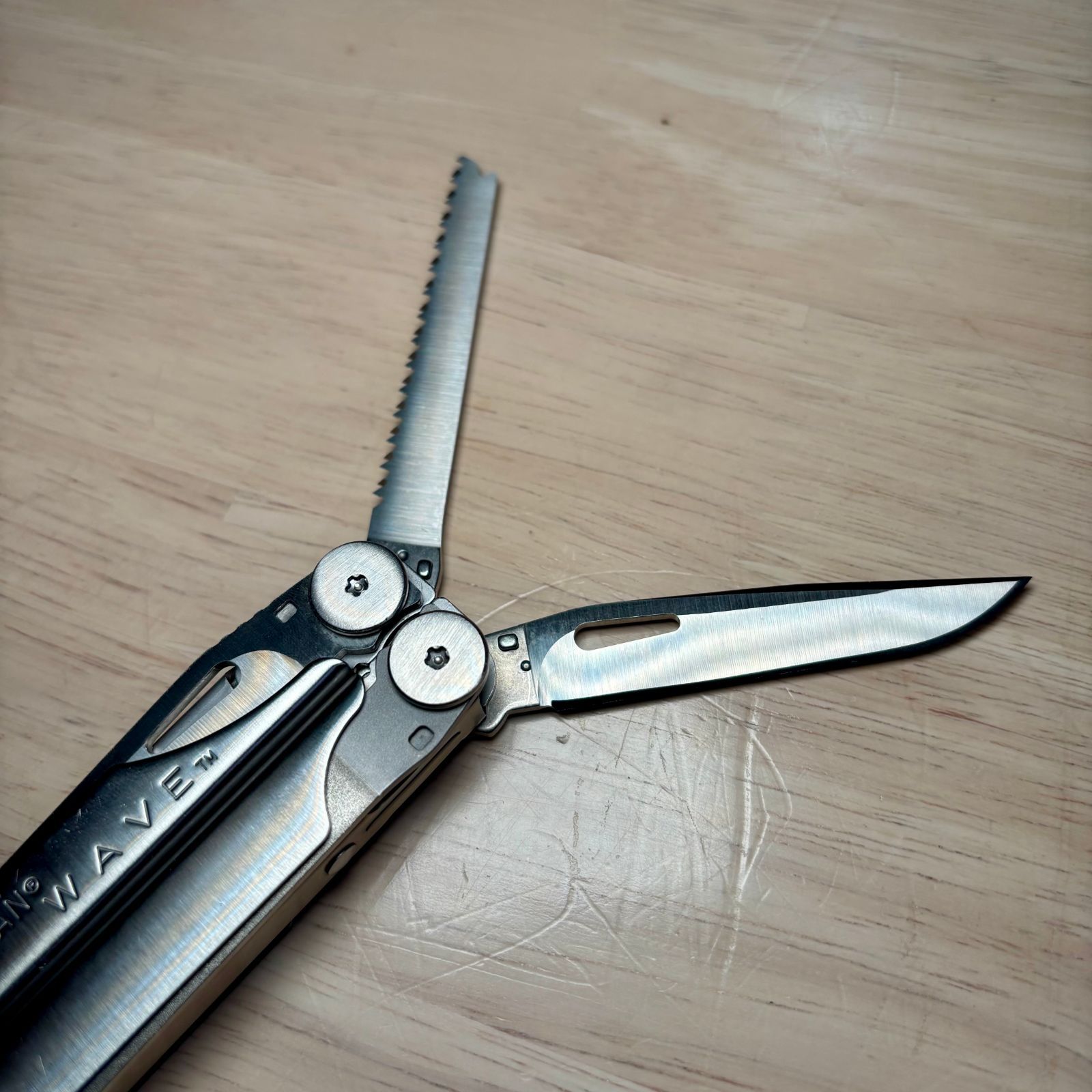 美品】レザーマン(LEATHERMAN) WAVE マルチツール レザーケース付き 