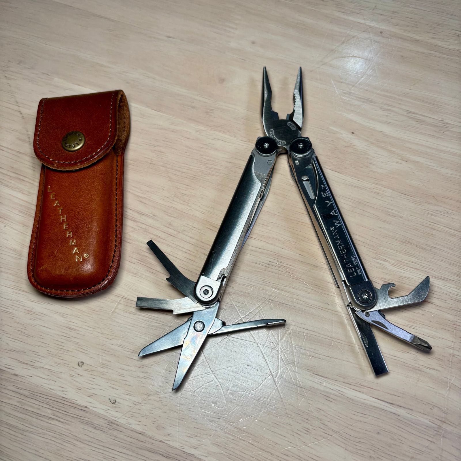 leatherman マルチツール レザーケース付き 極美品 LEATHERMAN 