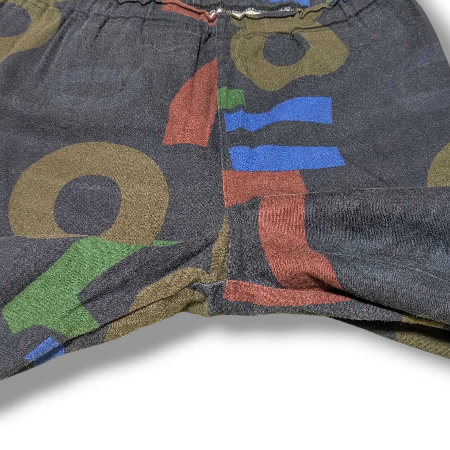 ISSEY MIYAKE me イッセイミヤケ パンツ イージーパンツ 総柄 数字柄