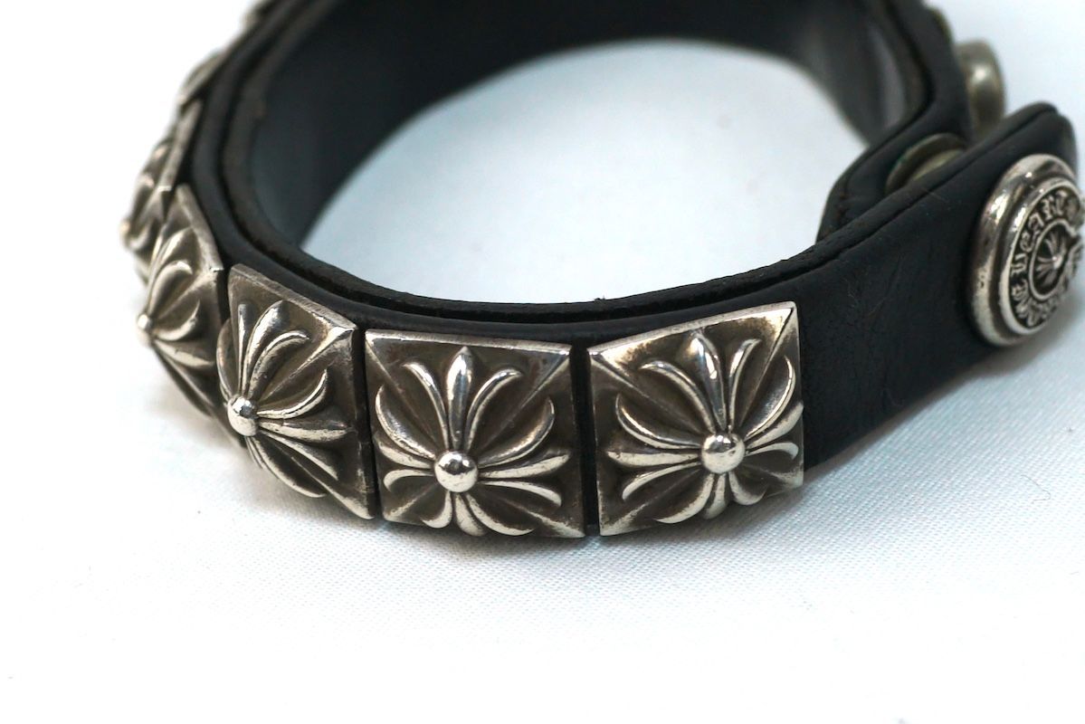 CHROME HEARTS クロムハーツ ZERO PYRAMID STUDS LEATHER BRACELET