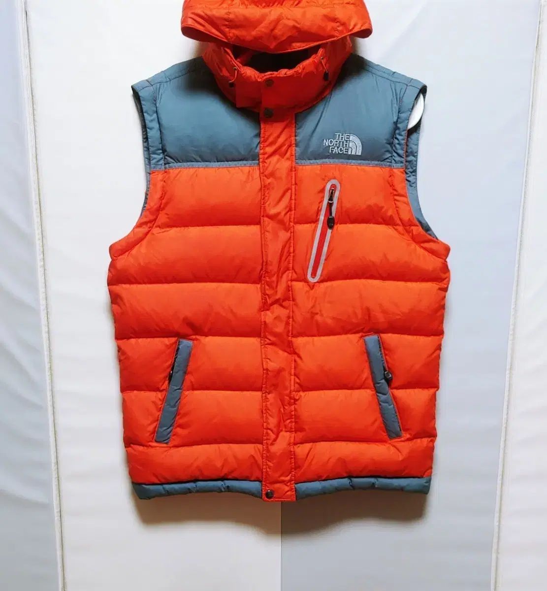 XL THE NORTH FACE ザノースフェイス フード ダウンベスト オレンジ413