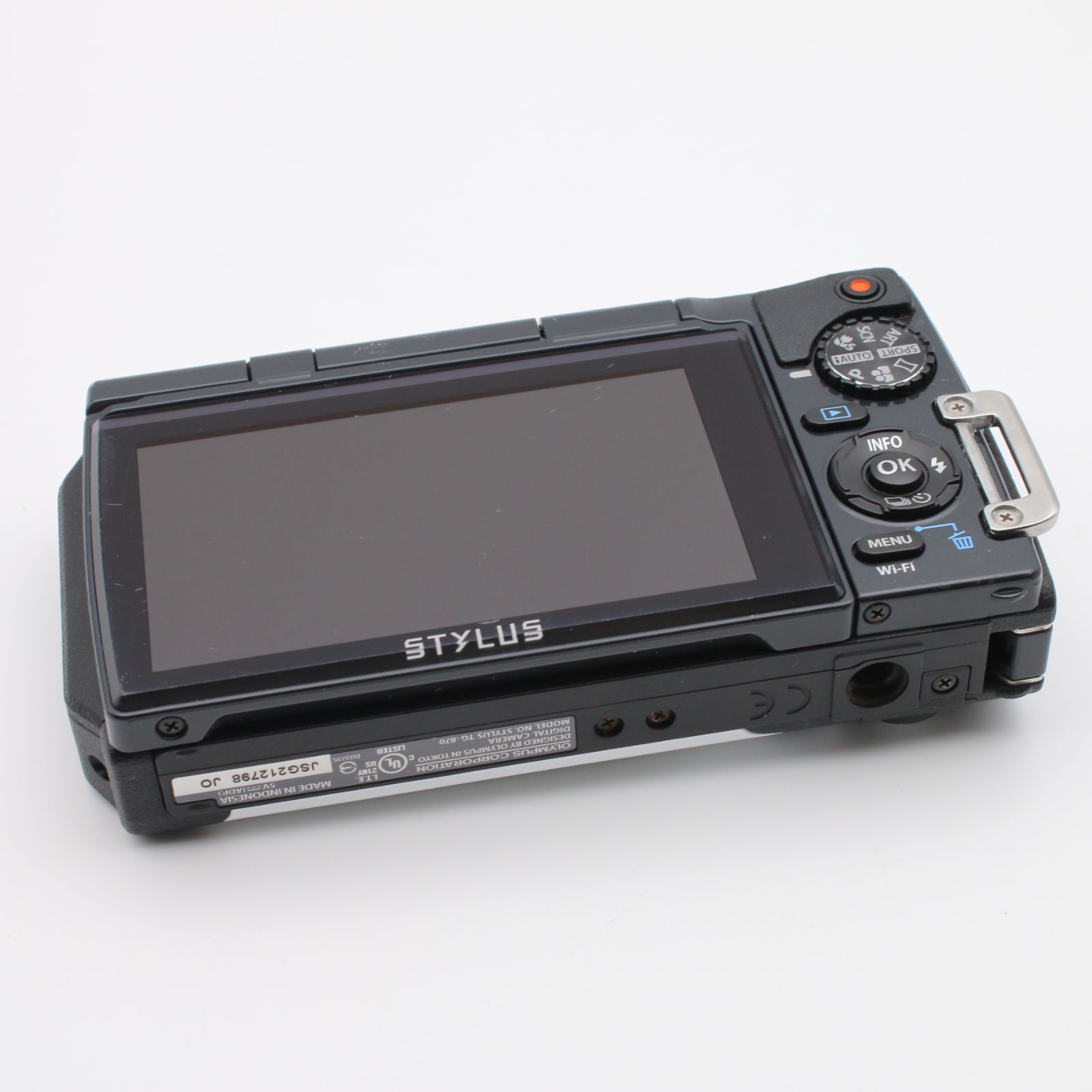 美品】 OLYMPUS STYLUS TG-870 Tough ホワイト 防水性能15m 180°可動式