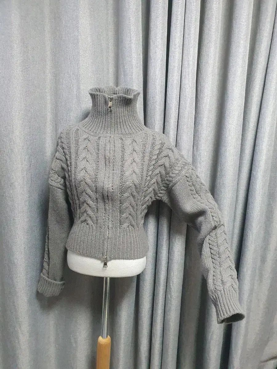 ジップアップ グレー ニット ジップアップ - メルカリ