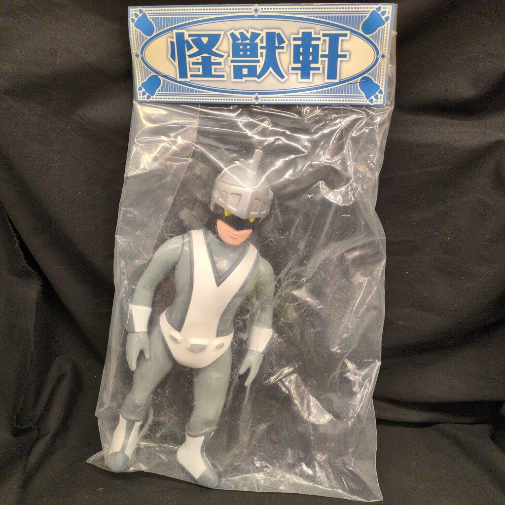 怪獣軒 シルバー仮面(等身大/灰ライン)/怪獣軒 - メルカリ