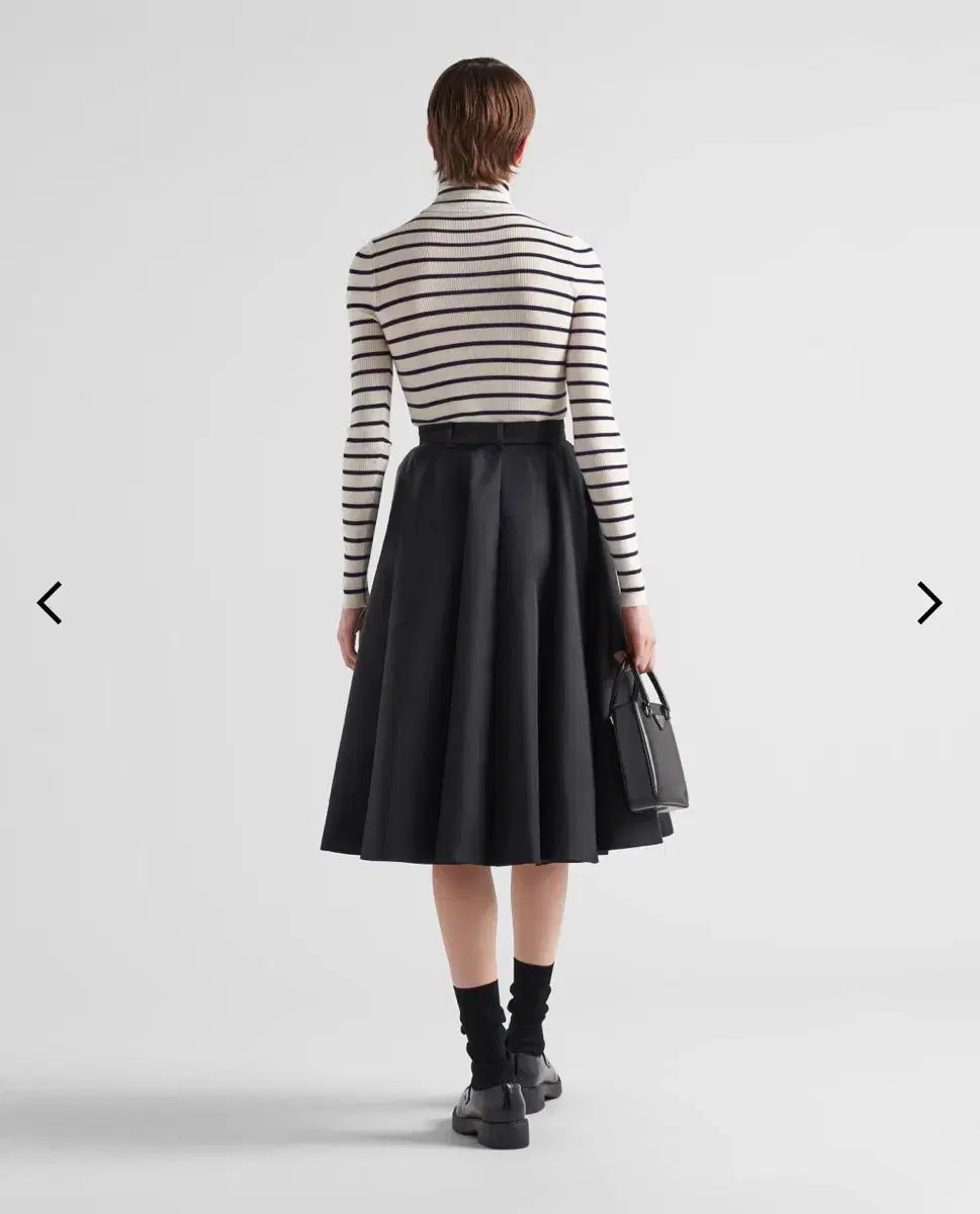 プラダ リナイロン プリーツ スカート 38サイズ - メルカリ