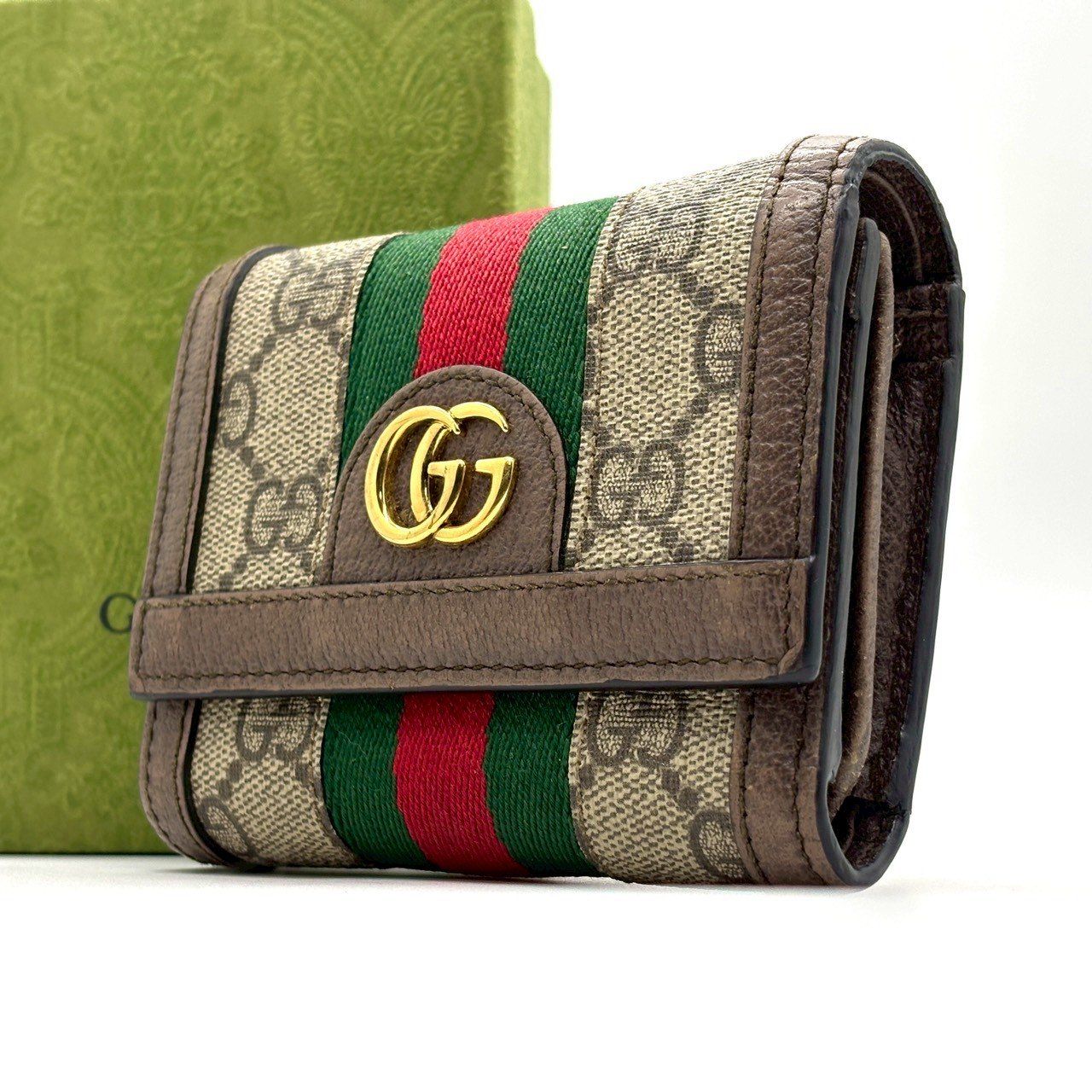語らず選ばれる、答え】 GUCCI 二つ折り財布 オフィディア GG