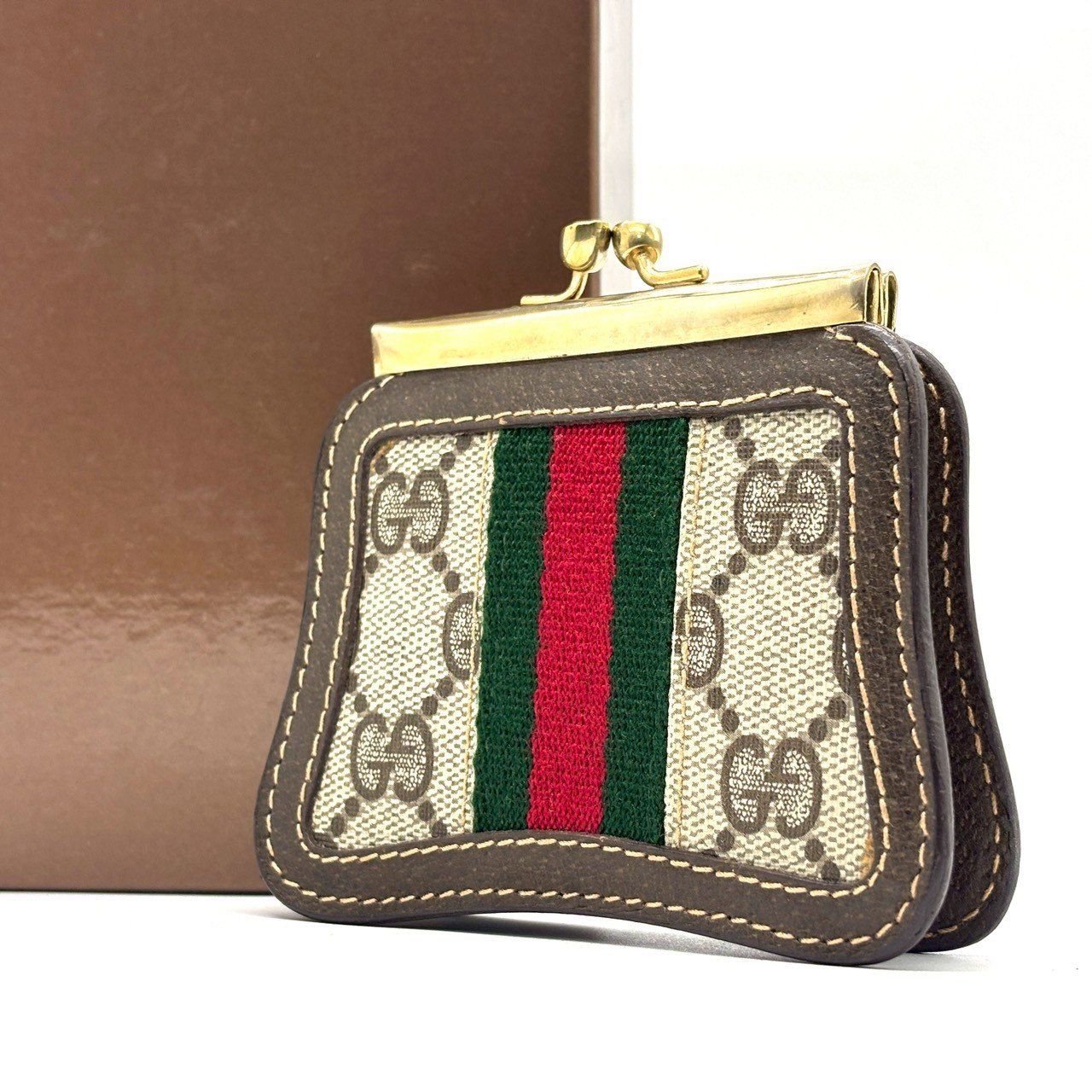 佇まいで選ぶ小物✨ GUCCI オールドグッチ コインケース GGスプリーム