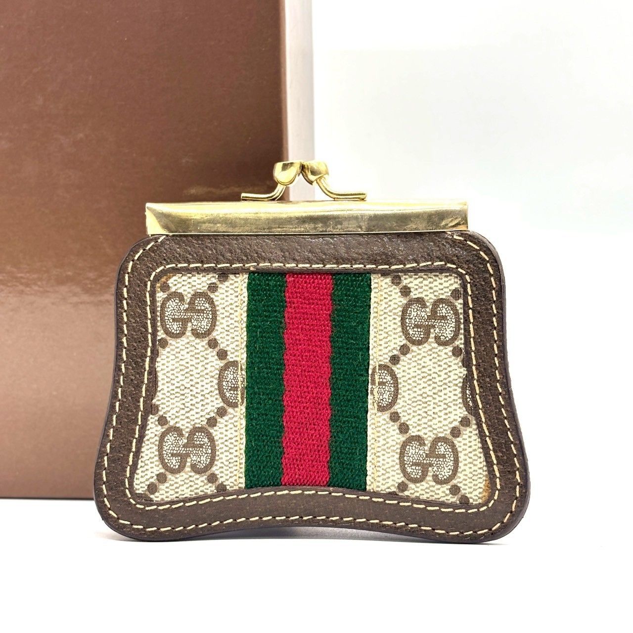 佇まいで選ぶ小物✨ GUCCI オールドグッチ コインケース GGスプリーム