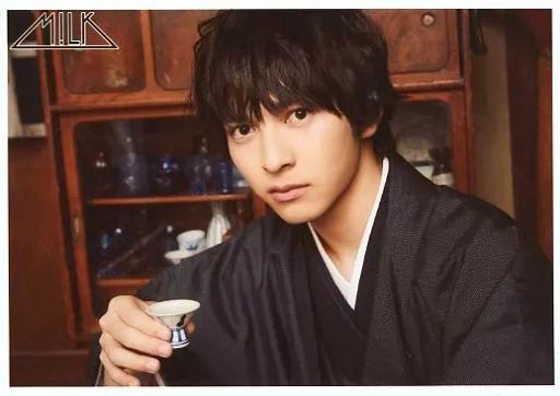 中古】生写真(男性) M!LK/吉田仁人/横型・バストアップ・衣装黒・和服