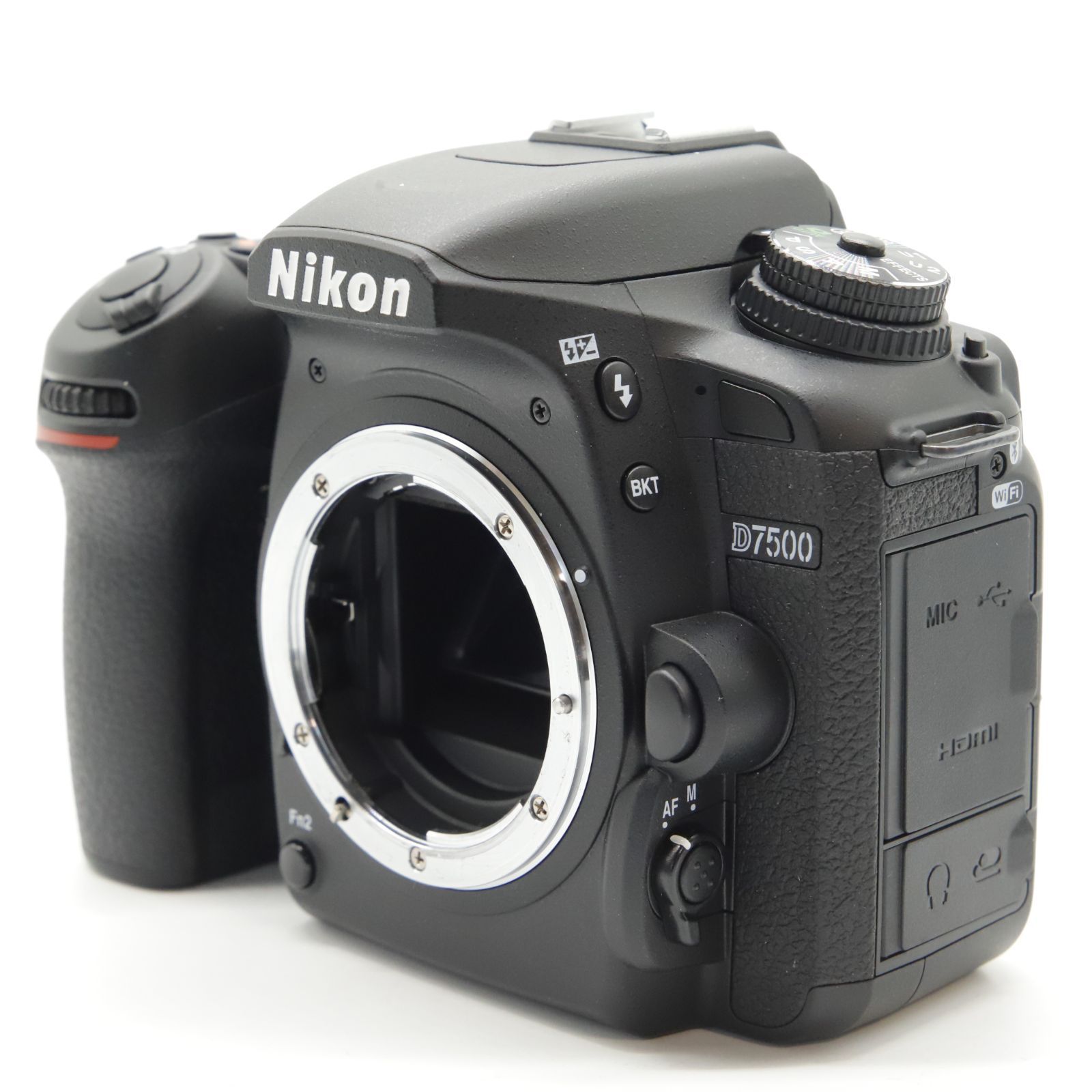 シャッター回数13633回】□ほぼ新品□ Nikon デジタル一眼レフカメラ