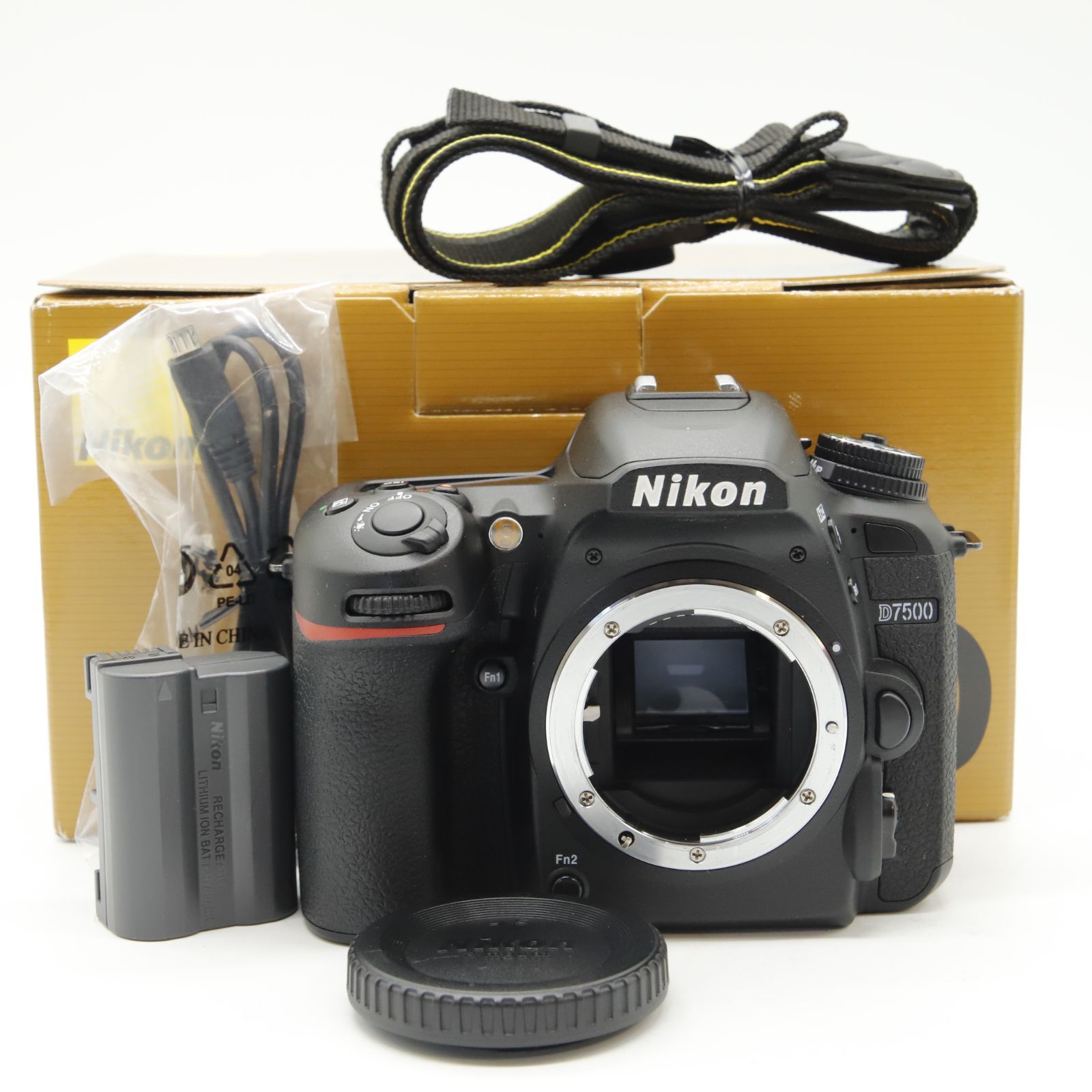シャッター回数13633回】□ほぼ新品□ Nikon デジタル一眼レフカメラ