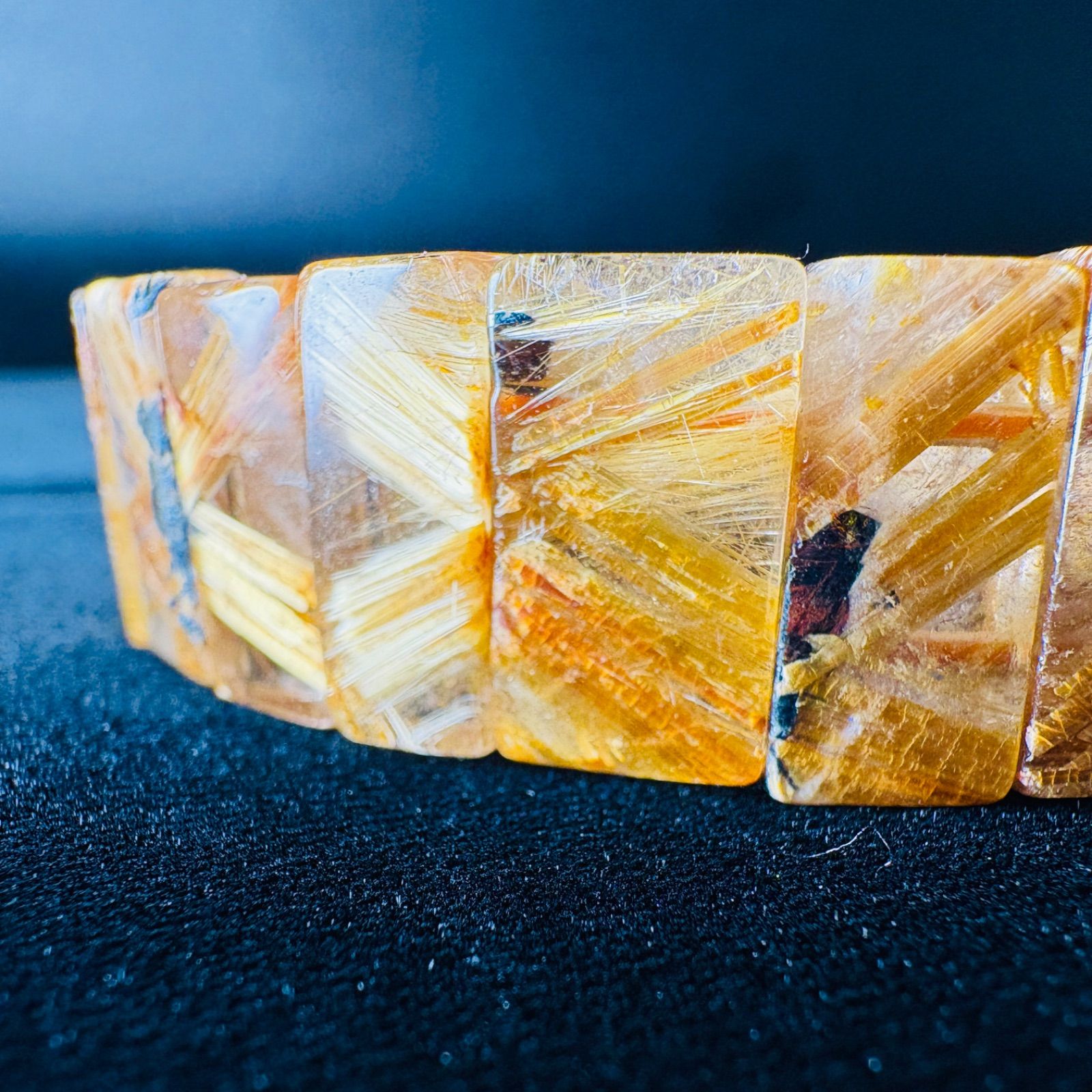 太陽放射タイチンルチルクォーツ バングル 太陽放射 タイチンルチルクォーツ バングル - メルカリ