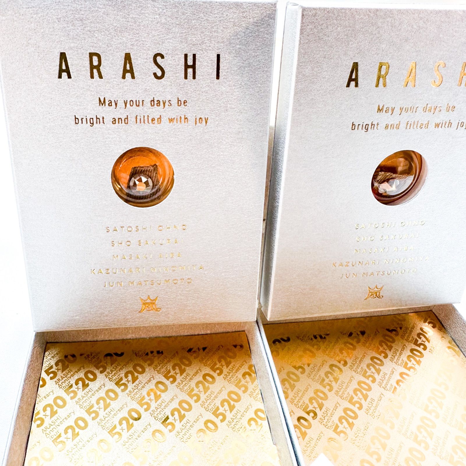 嵐 オープニング幕スワロフスキー ファンクラブ会員特典 2点(ゴールド