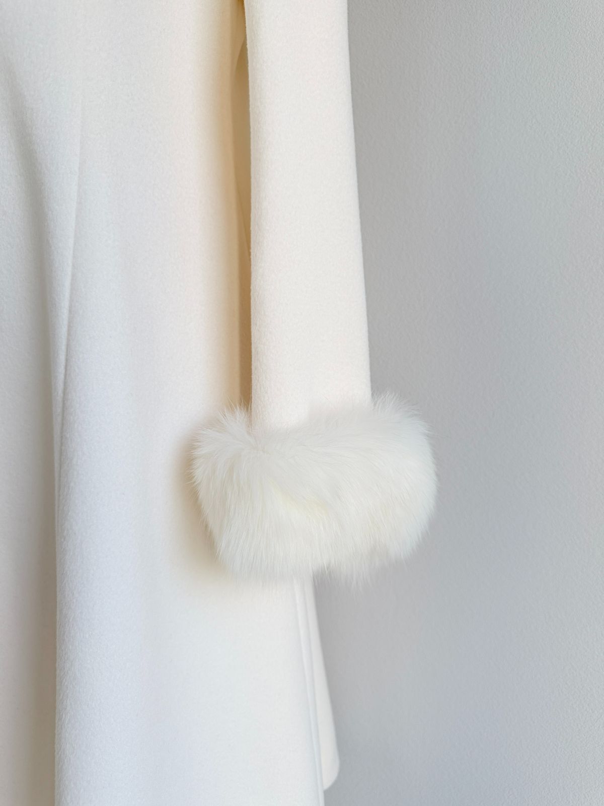 新品同様Rene 受注会FOXファーフオックスファーコート 40 フード付き